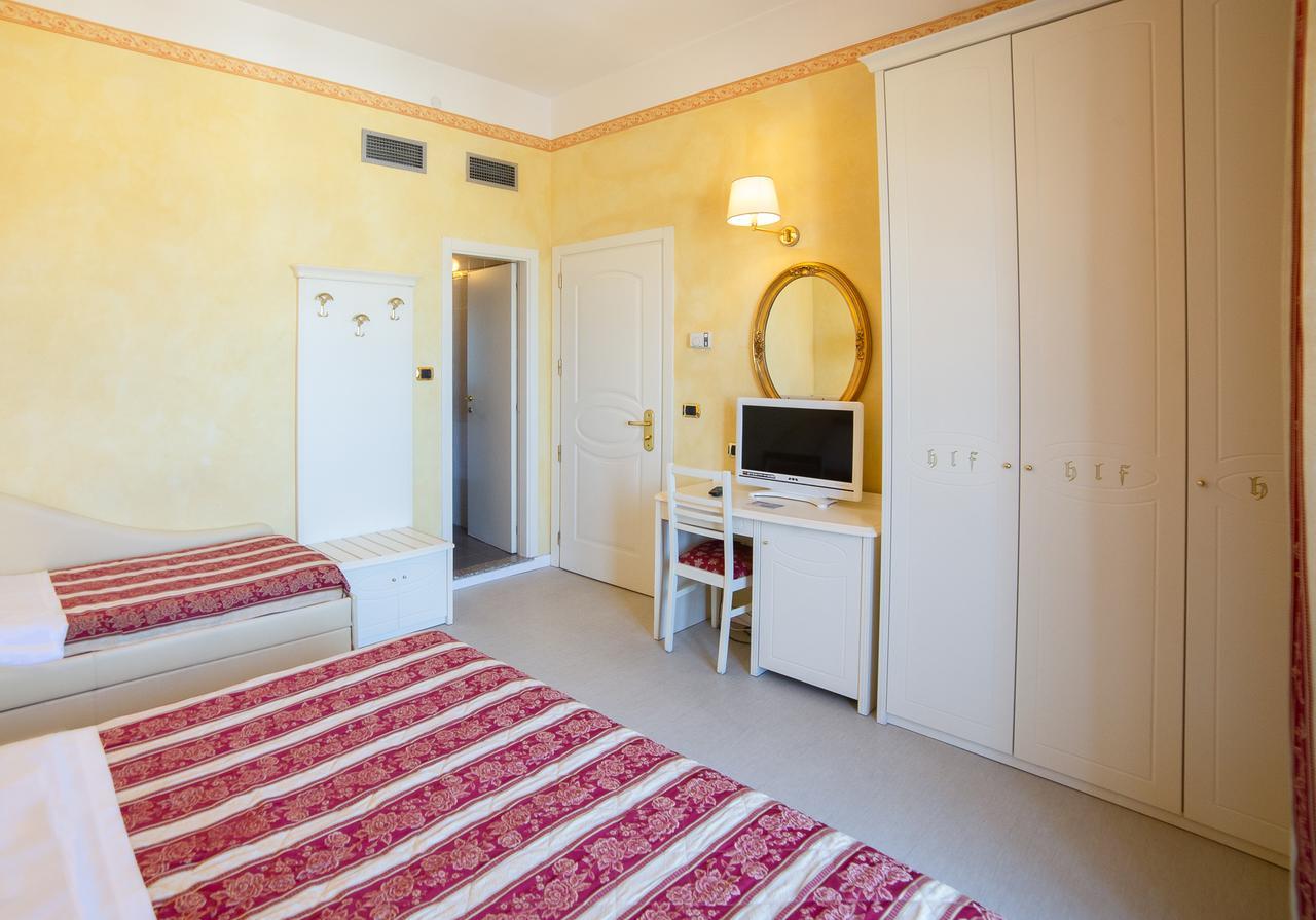 Hotel Executive La Fiorita Rimini Exterior photo